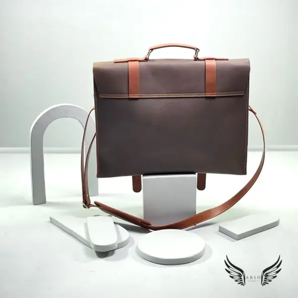 Vintage Crazy Horse 15" Leather Laptop Bag – Durable & Stylish for Work or Travel - Image 5